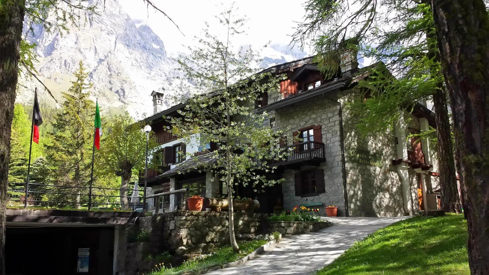Hotel Locanda Belvedere Courmayeur Bagian luar foto