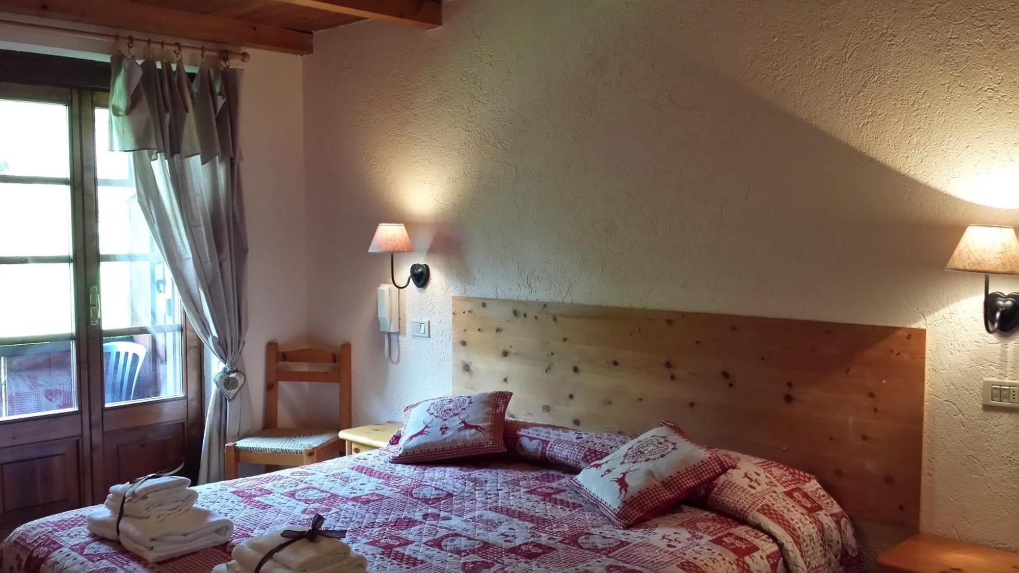 Hotel Locanda Belvedere Courmayeur Bagian luar foto