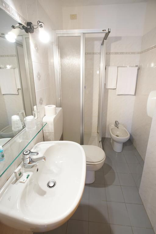 Hotel Locanda Belvedere Courmayeur Bagian luar foto