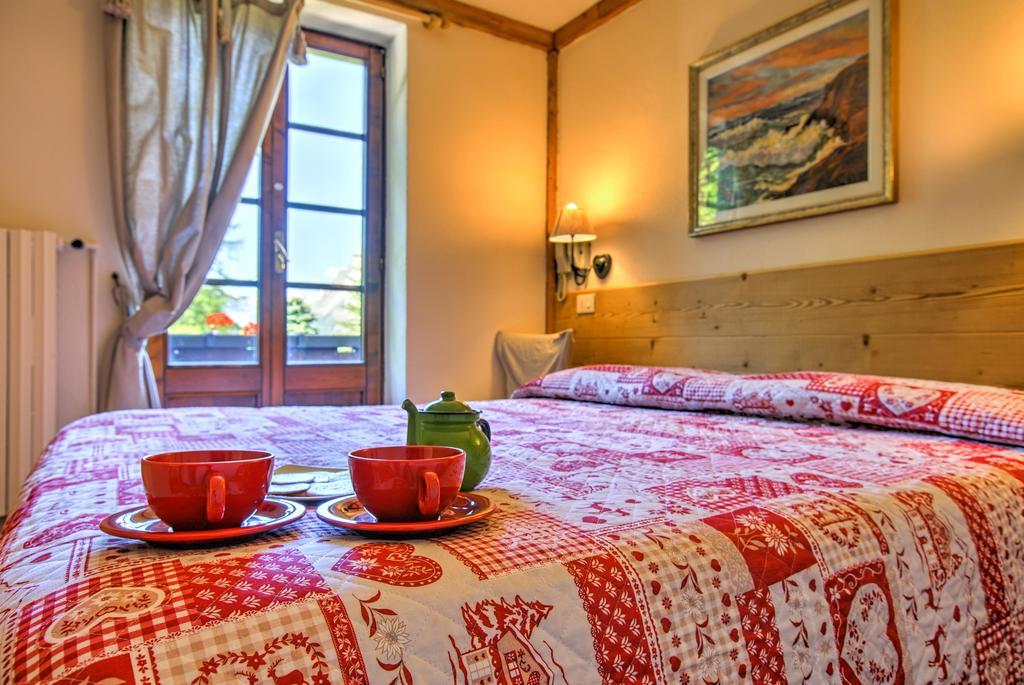 Hotel Locanda Belvedere Courmayeur Bagian luar foto