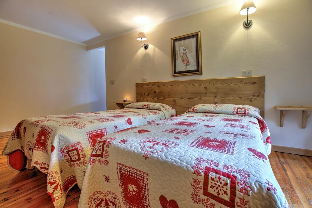 Hotel Locanda Belvedere Courmayeur Bagian luar foto