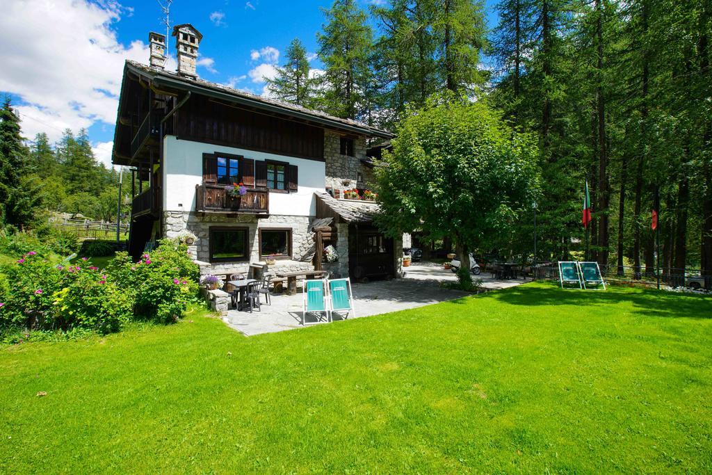 Hotel Locanda Belvedere Courmayeur Bagian luar foto