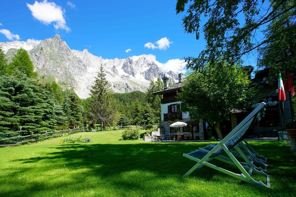 Hotel Locanda Belvedere Courmayeur Bagian luar foto
